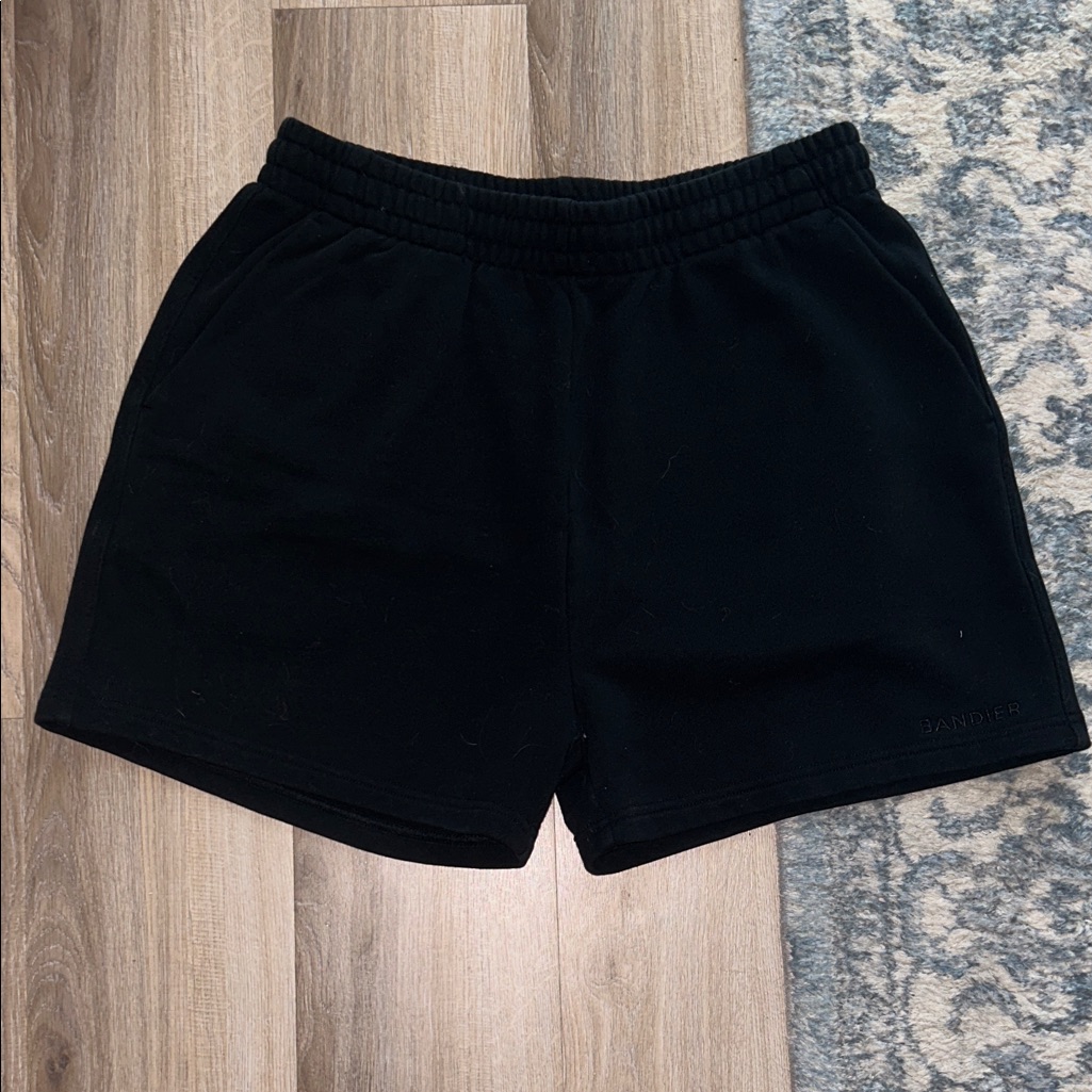 Bandier Black Casual Elastic Waist Shorts
